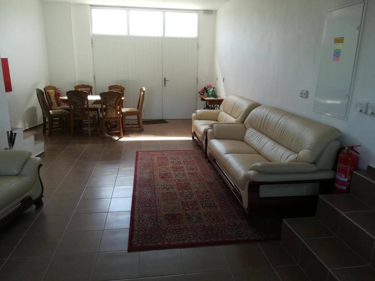 Velké Bílovice Penzion Sapara מראה חיצוני תמונה